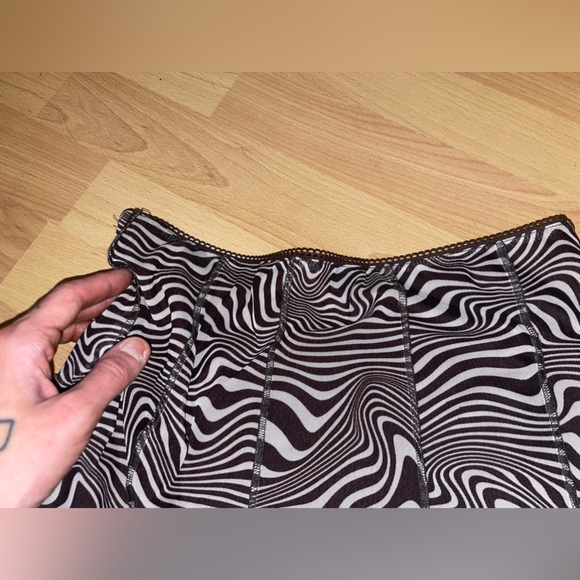 COPY - Y2K brown and beige mesh mini skirt ! 🤩🤎🖤🤎✨ (new without tags!) - Picture 8 of 10